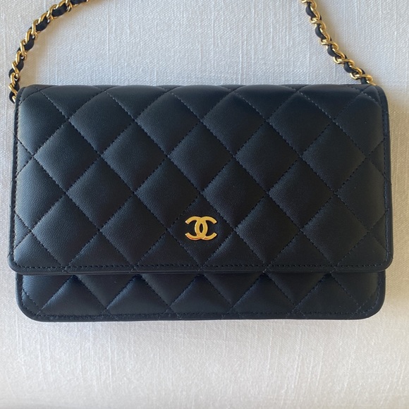 CHANEL WALLET ON CHAIN - Picture 8 of 13